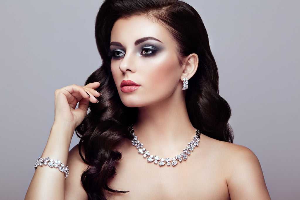 Styling Diamond Jewelry Like a Pro: Tips & Tricks ✨