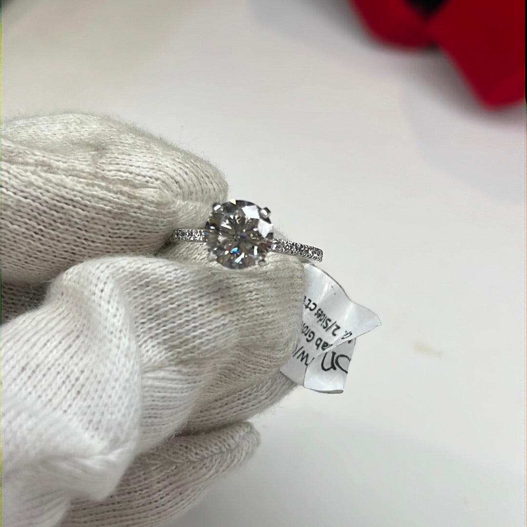 LG 2.16ct Round Brilliant Cut Diamond Ring