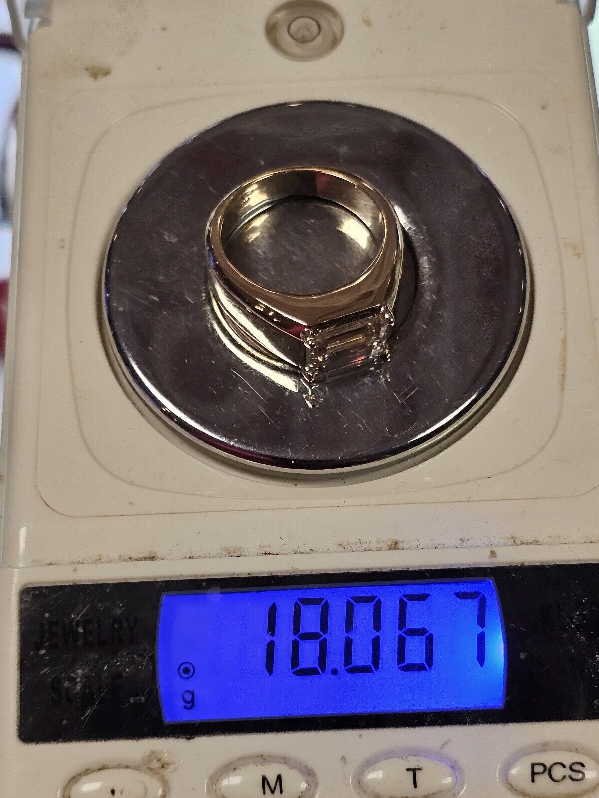 image of a ring on a scale