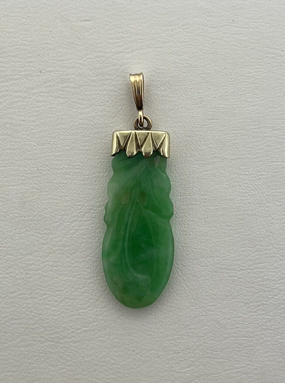 Vintage Apple Green Carved Jade Gold Pear Leaf Pendant Drop 10k Gold