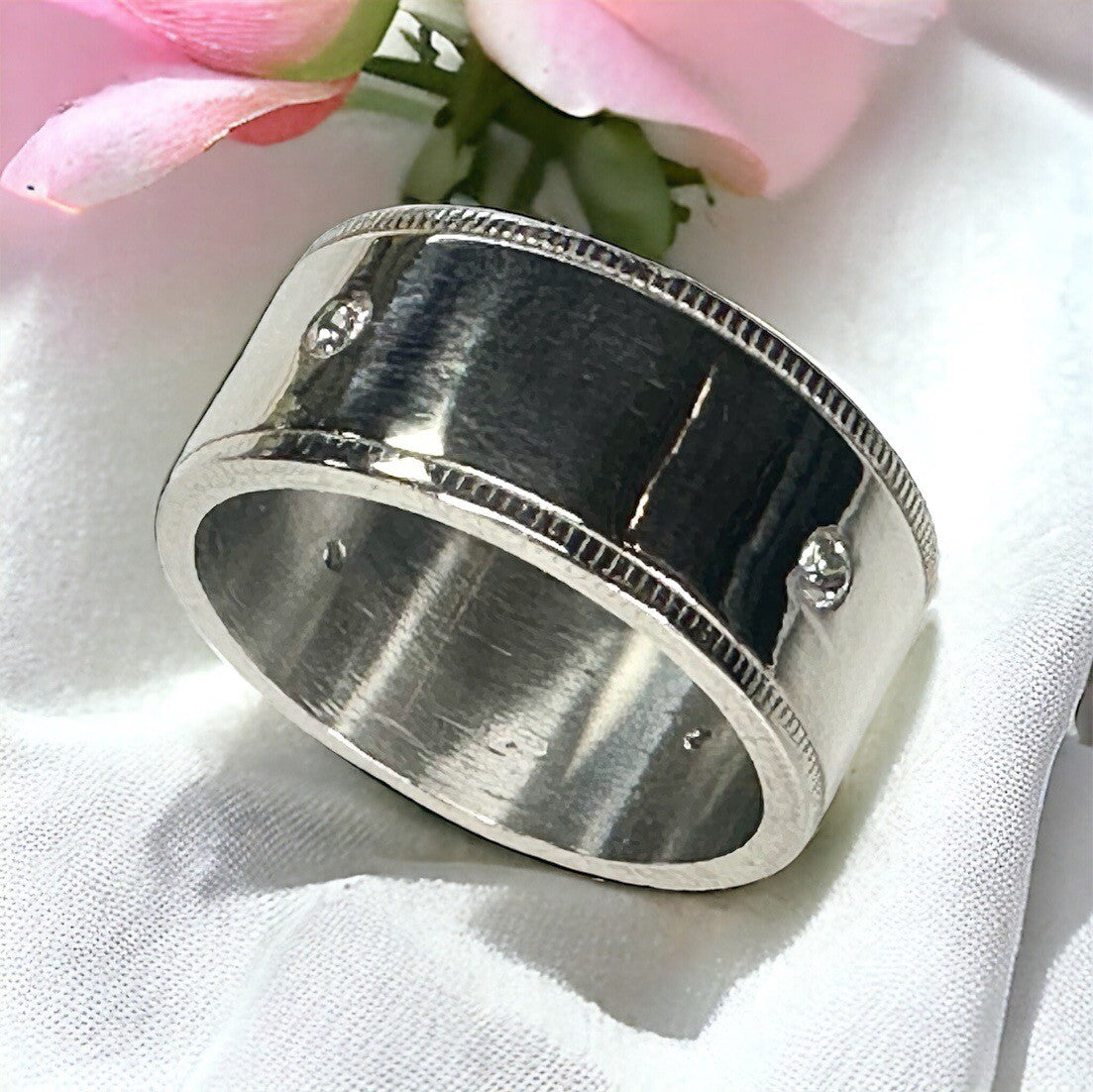 Platinum Band 4 Diamond 0.08 Carats 10mm Wide Size 9.5 Burnished 21.6 Grams  950