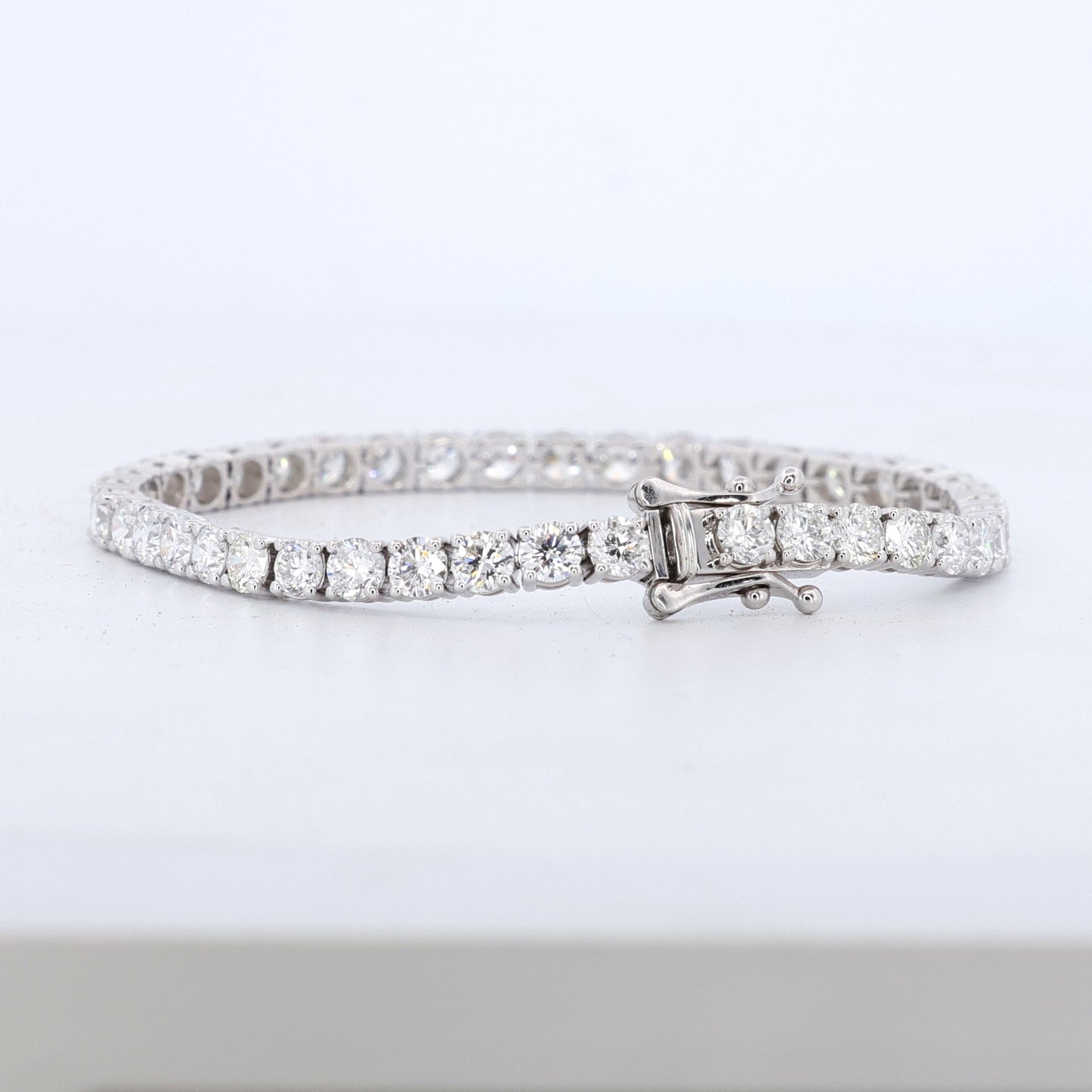 14kt. White Gold 8.6 ct. VVS2- VS1 Diamond Tennis Bracelet