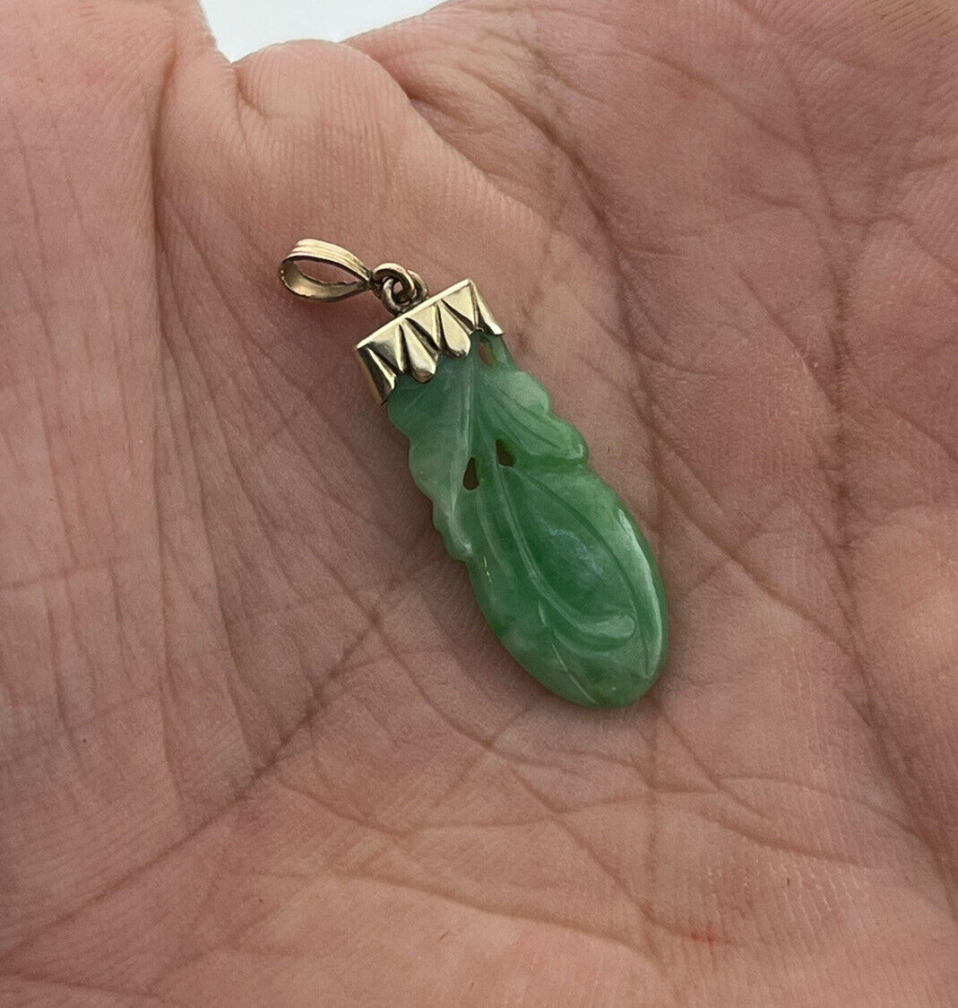 Vintage Apple Green Carved Jade Gold Pear Leaf Pendant Drop 10k Gold